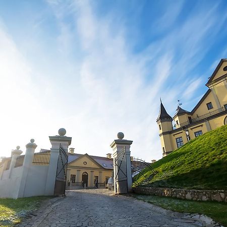 Palace Hotel Nyasvizh Bagian luar foto