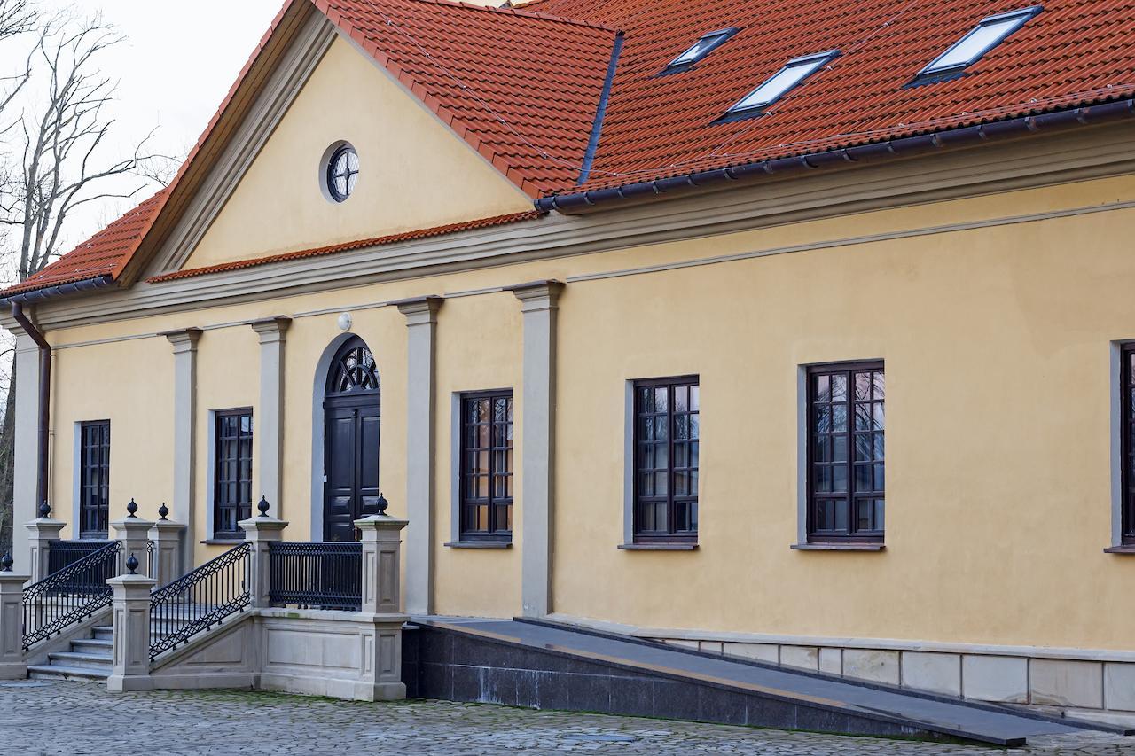 Palace Hotel Nyasvizh Bagian luar foto