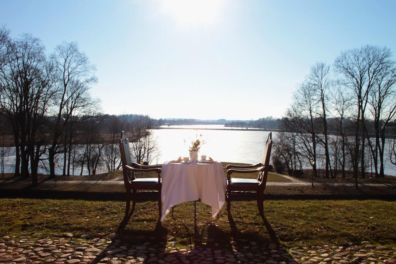 Palace Hotel Nyasvizh Bagian luar foto