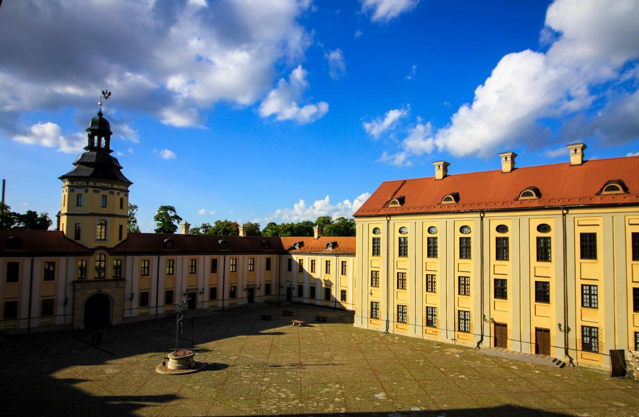 Palace Hotel Nyasvizh Bagian luar foto
