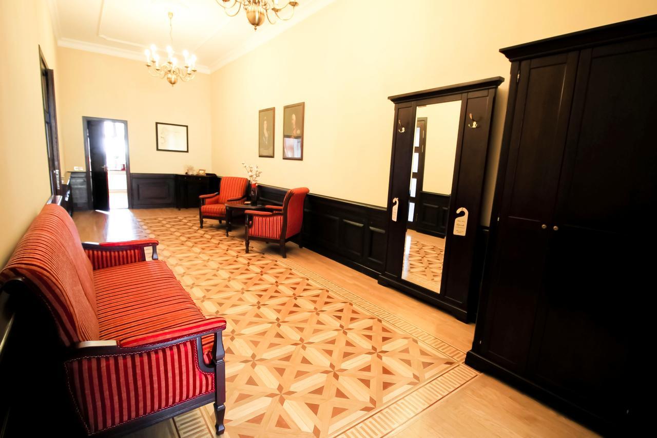 Palace Hotel Nyasvizh Bagian luar foto