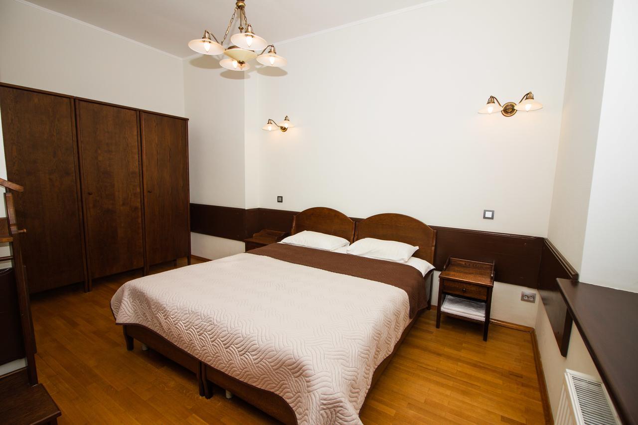 Palace Hotel Nyasvizh Bagian luar foto