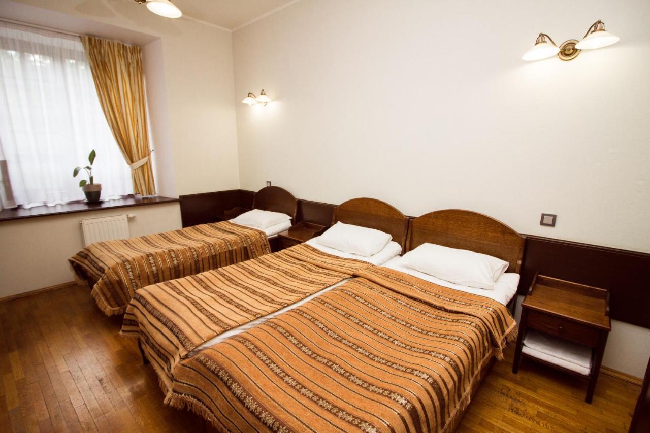 Palace Hotel Nyasvizh Bagian luar foto